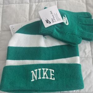 Nike Green and White Hat AND Gloves Winter Set